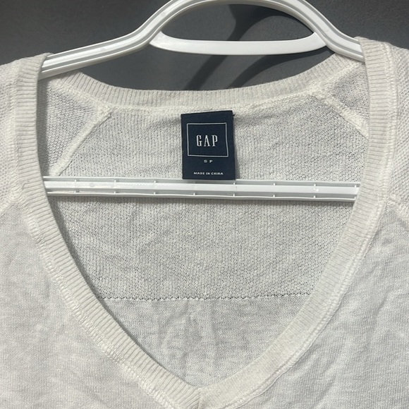 GAP Top - Picture 2 of 5